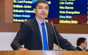 Bira destaca o Programa Escola Digna e avanços nas áreas de segurança e saúde